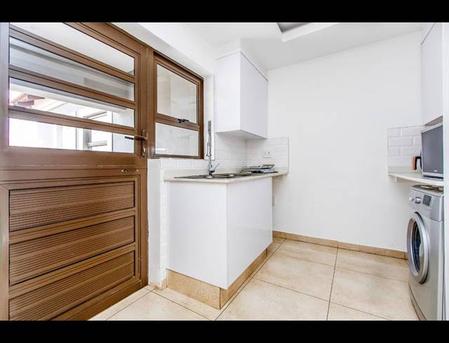 4 BEDROOM HOUSE FOR SALE IN VAN RIEBEECK PARK